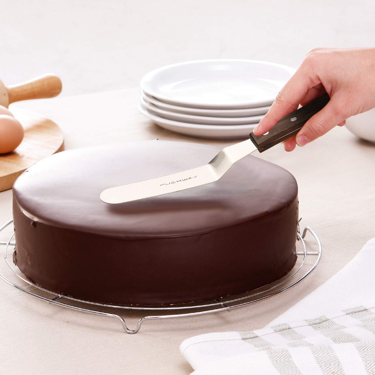 Offset Cake Icing Spatula Set of 3 Professional Stainless Steel Decorating Frosting Spatulas (4"-6"-8" Flexible Resistant Blade) Angled with Wooden Handle